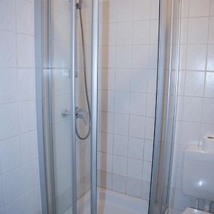 Budget Zimmer mit Kingsize-Bett